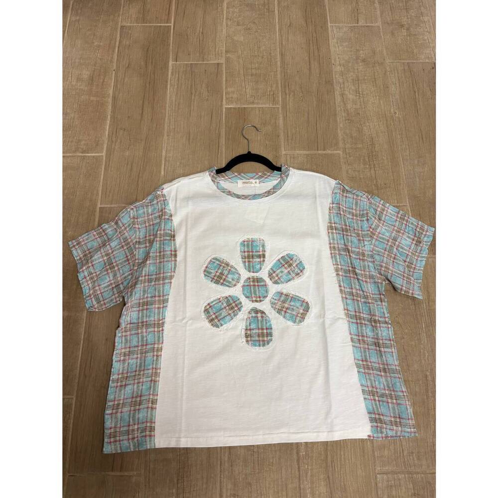NEW MELLO women's flower patch shirt in white multi